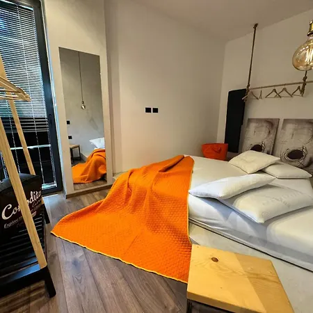 Apart Otel La Pineta Golem (Tirana)